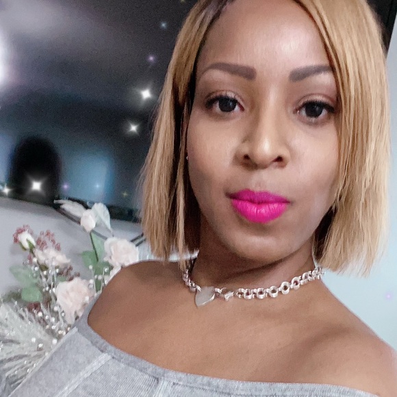 Meet your Posher, Tiffany - Picture 5 of 7